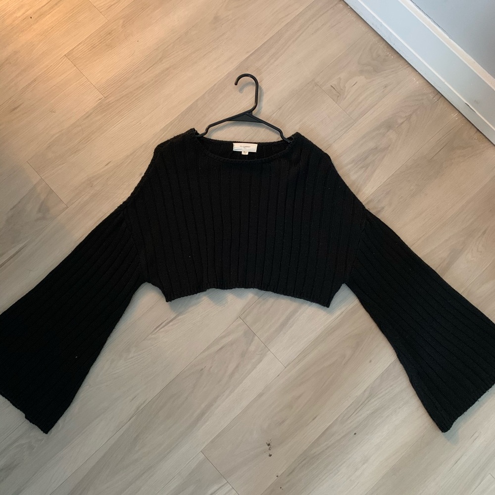 Black crop sweater